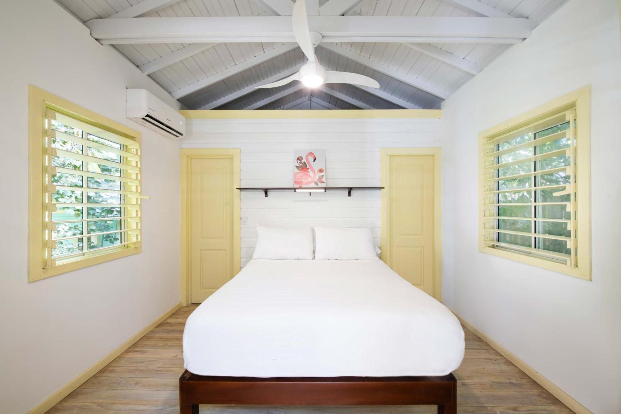 Puerta Azul Hotel Sandy Bay Luaran gambar