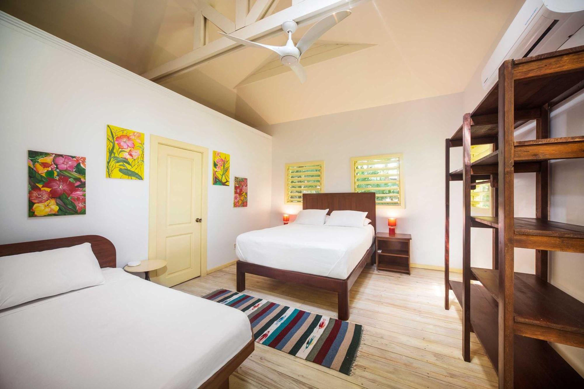 Puerta Azul Hotel Sandy Bay Luaran gambar