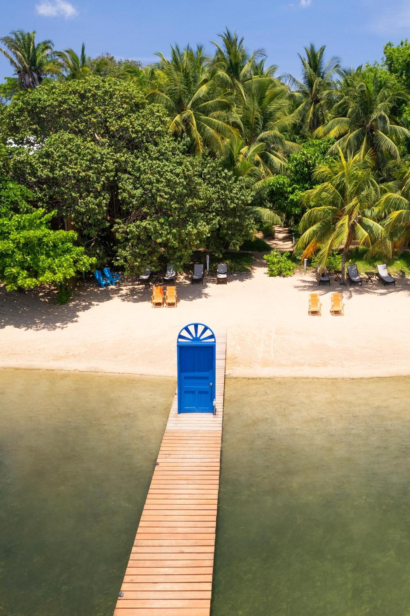Puerta Azul Hotel Sandy Bay Luaran gambar