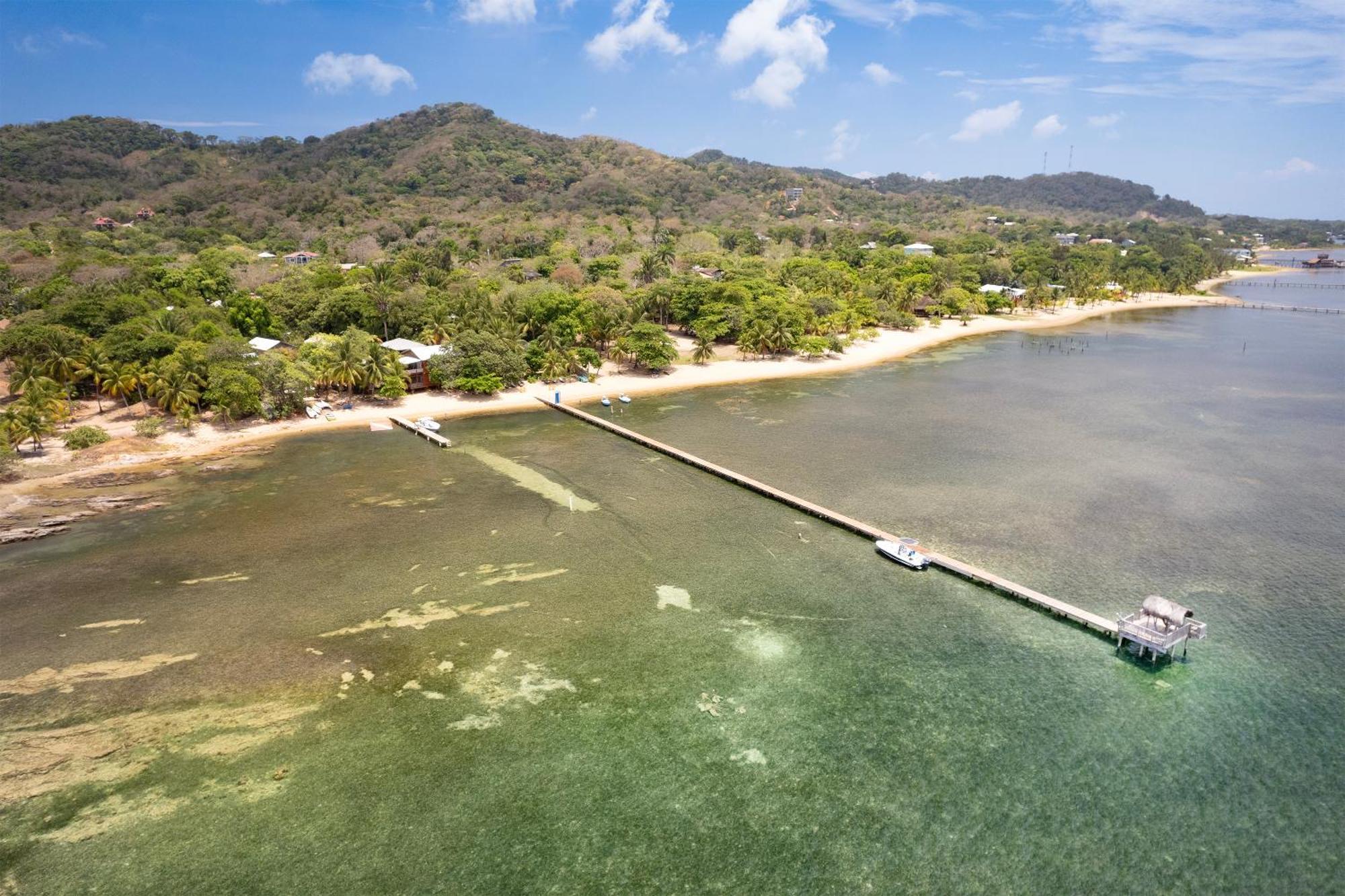 Puerta Azul Hotel Sandy Bay Luaran gambar