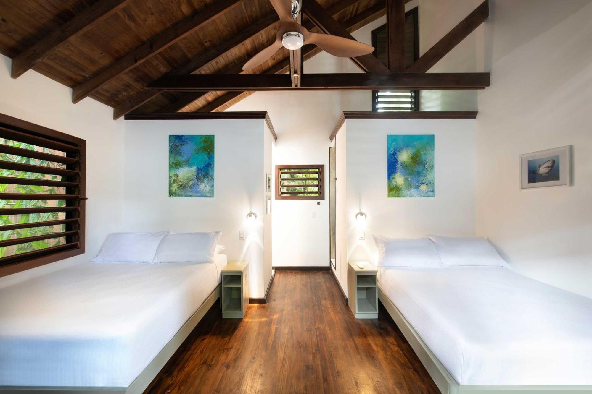 Puerta Azul Hotel Sandy Bay Luaran gambar