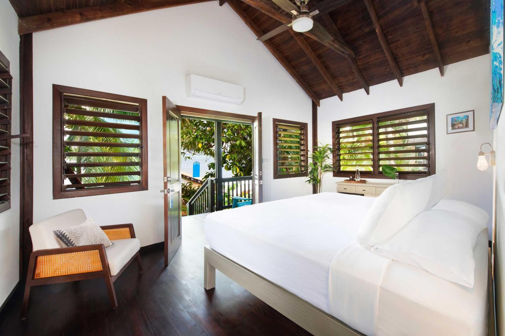 Puerta Azul Hotel Sandy Bay Bilik gambar